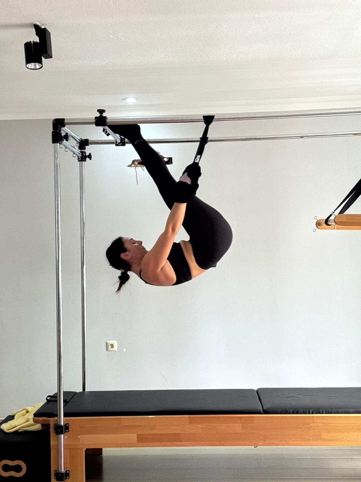 Luz de Liya Pilates Studio Instagram görseli - stüdyo atmosferi